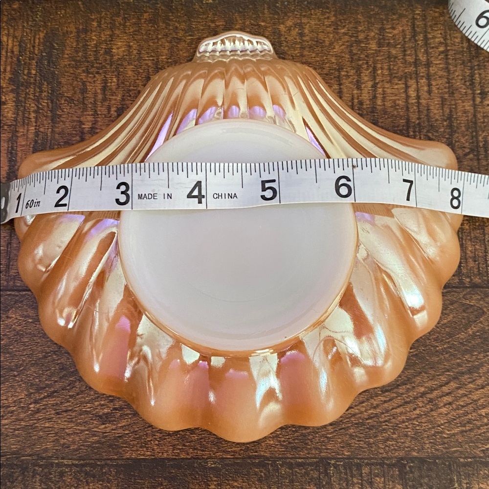 Luster ware Iridescent Shell-Shaped Dish - Picture 3 of 4